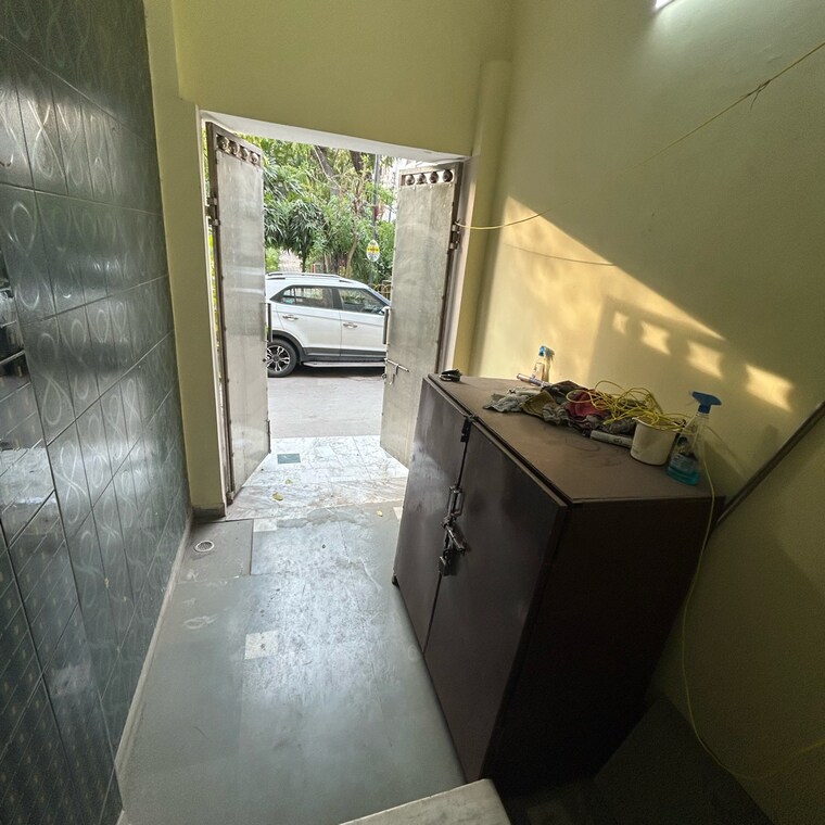 Kitchen, lajpat nagar i 2 Bedroom 900 Sq.Ft. Builder Floor In Lajpat Nagar I Delhi 9551432