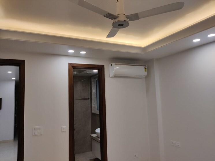 Master Bedroom, chittaranjan park 3 Bedroom 1500 Sq.Ft. Builder Floor In Chittaranjan Park Delhi 9551443