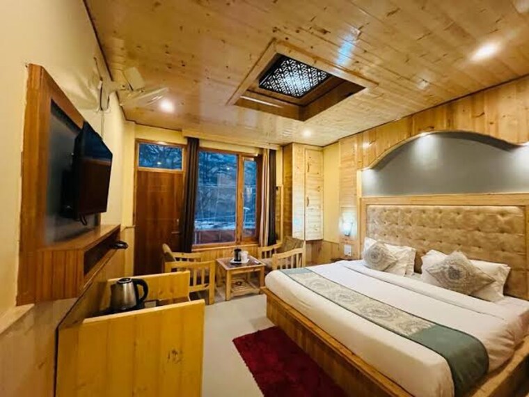 Kitchen, sector 107 3.5 Bedroom 1680 Sq.Ft. Builder Floor In Sector 107 Noida 9551476