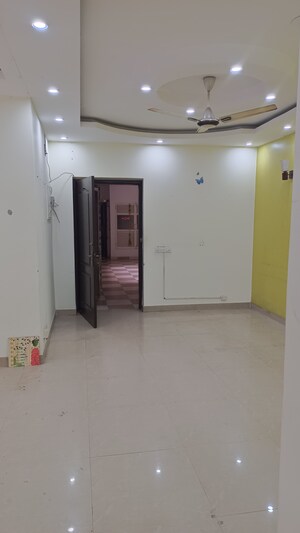 3 BHK Apartment For Rent in Aditya Celebrity Homes, Sector 76