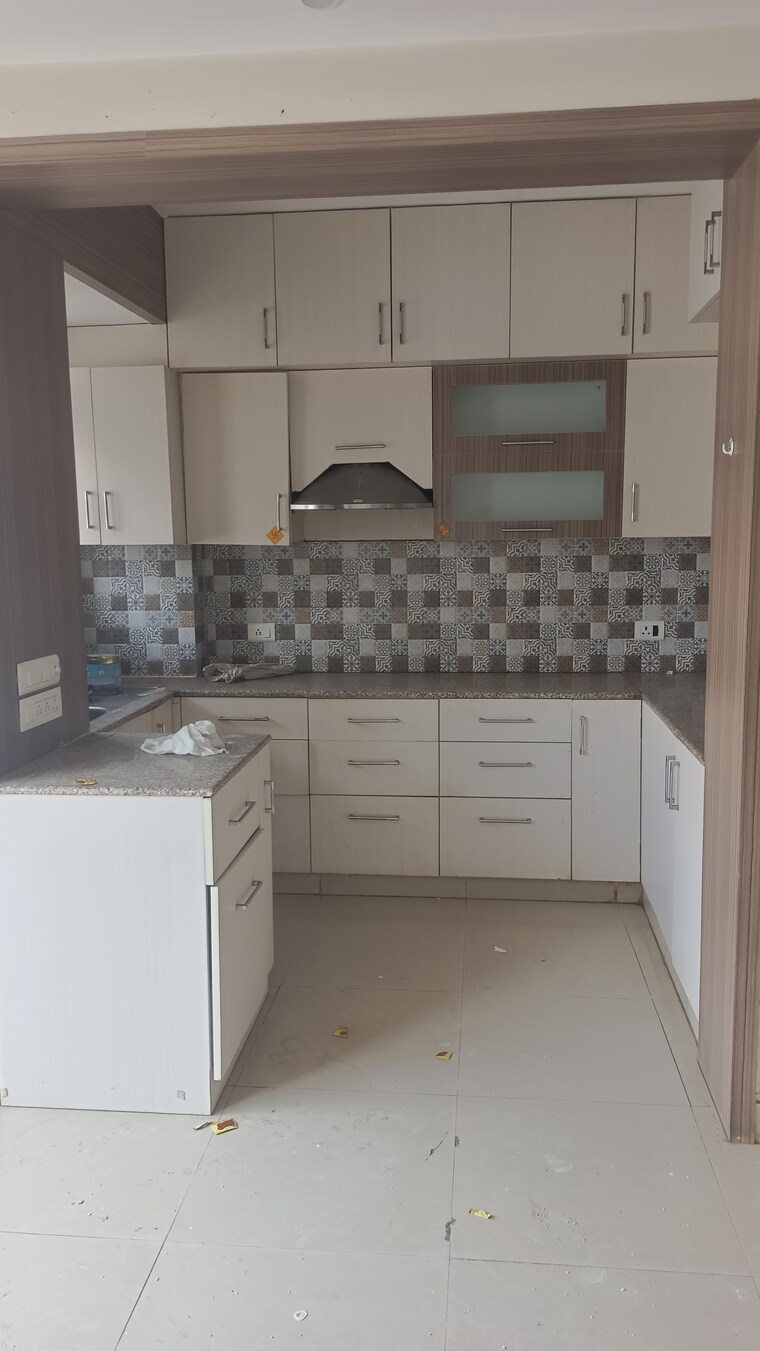 Kitchen, aditya-celebrity-homes 3 Bedroom 1650 Sq.Ft. Apartment In Sector 76 Noida 9551486