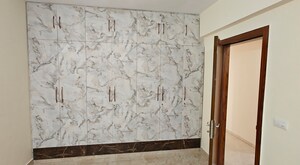 Room in 4 BHK Apartment at DLF New Town Heights I, Sector 90 – for Rent