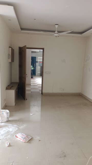 Room in 3 BHK Apartment at Aditya Celebrity Homes, Sector 76 – for Rent
