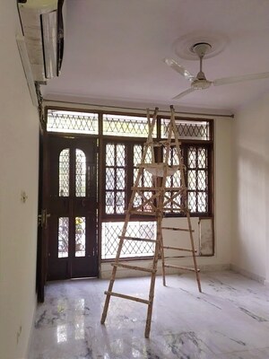 Master Bedroom in 2.5 BHK Builder Floor at Chittaranjan Park – for Rent