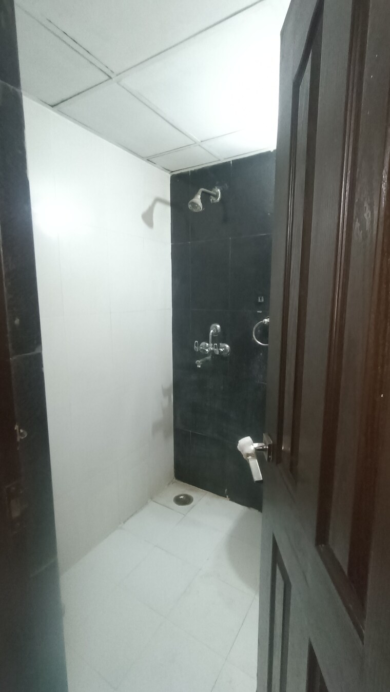 Bathroom, jm-orchid 3 Bedroom 1472 Sq.Ft. Apartment In Sector 76 Noida 9551509