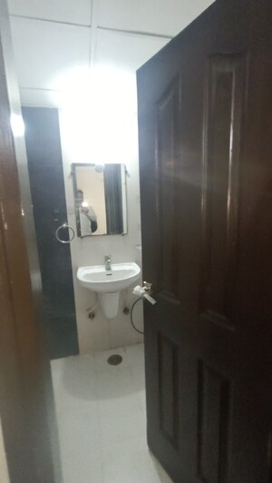 Bathroom in 3 BHK Apartment at Jm Orchid, Sector 76 – for Rent