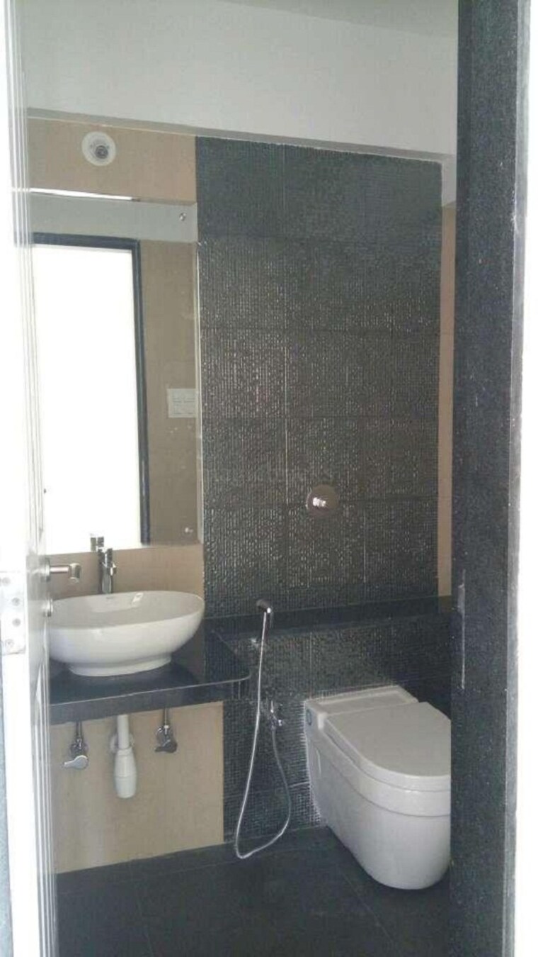 Bathroom, divine-aspen-garden 2 Bedroom 755 Sq.Ft. Apartment In Goregaon East Mumbai 9551513