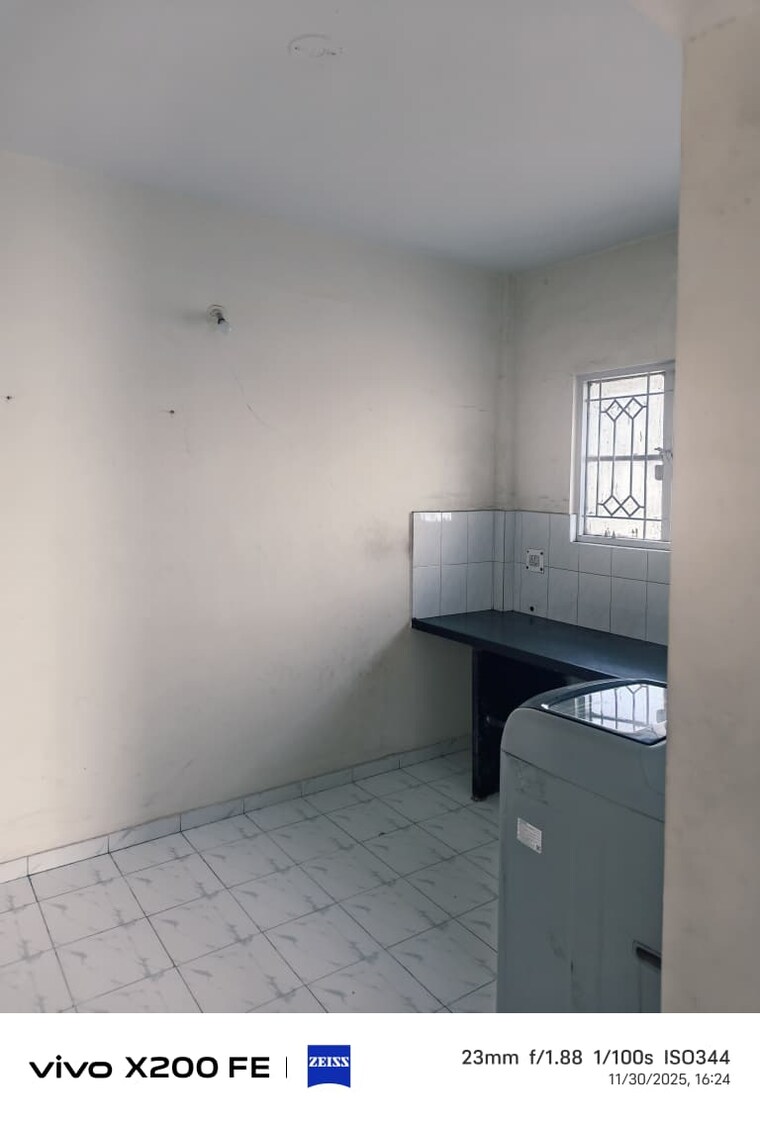 Room, wadgaon sheri 1 Bedroom 500 Sq.Ft. Apartment In Wadgaon Sheri Pune 9551522