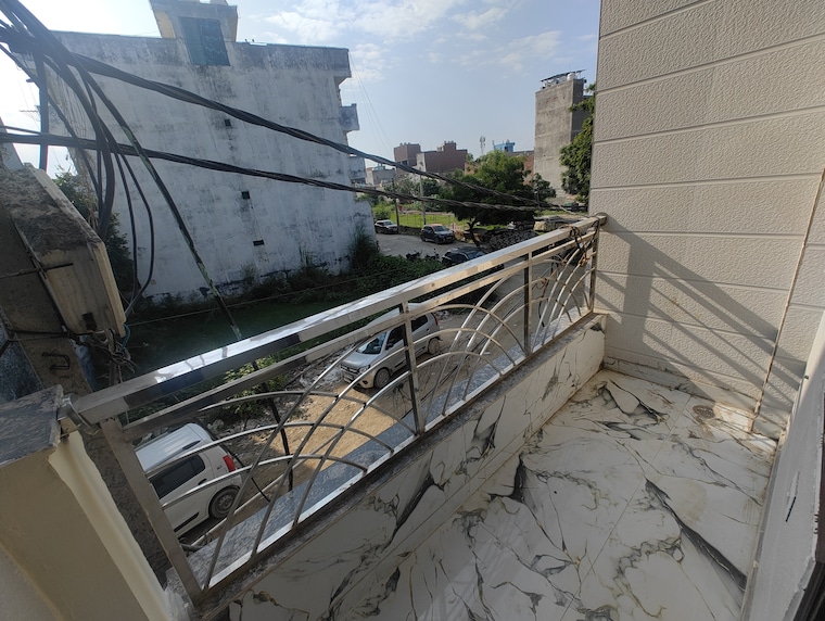 Balcony, dlf ankur vihar 2 Bedroom 630 Sq.Ft. Builder Floor In Dlf Ankur Vihar Ghaziabad 9551520