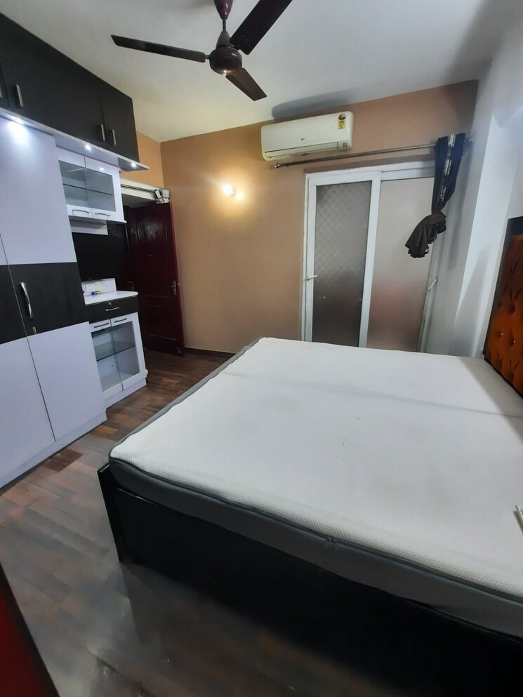 Bedroom, sethi-max-royal 1 Bedroom 775 Sq.Ft. Apartment In Sector 76 Noida 9551565