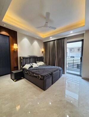 Bedroom in Studio Builder Floor at Unitech Infospace, Sector 21 – for Rent