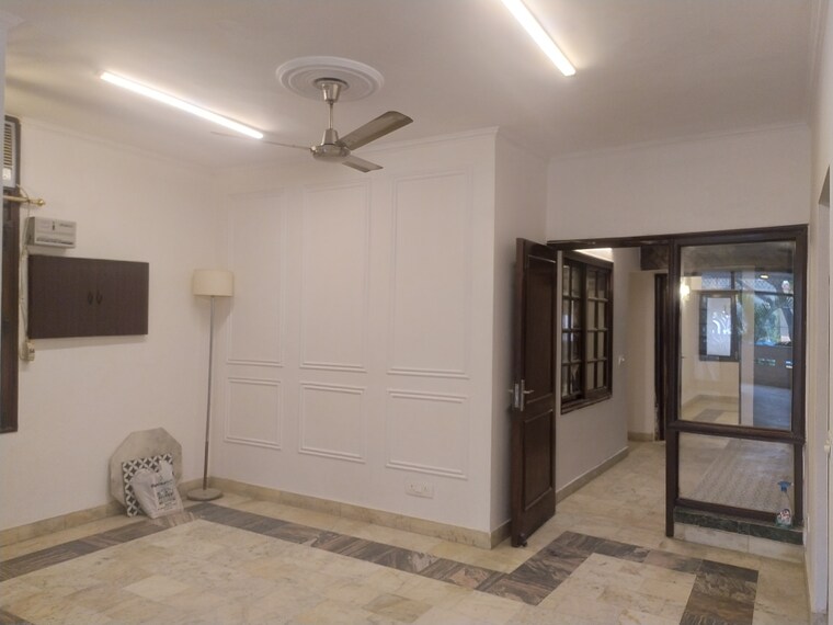 Living Room, greater kailash ii 3 Bedroom 2400 Sq.Ft. Builder Floor In Greater Kailash ii Delhi 9551632