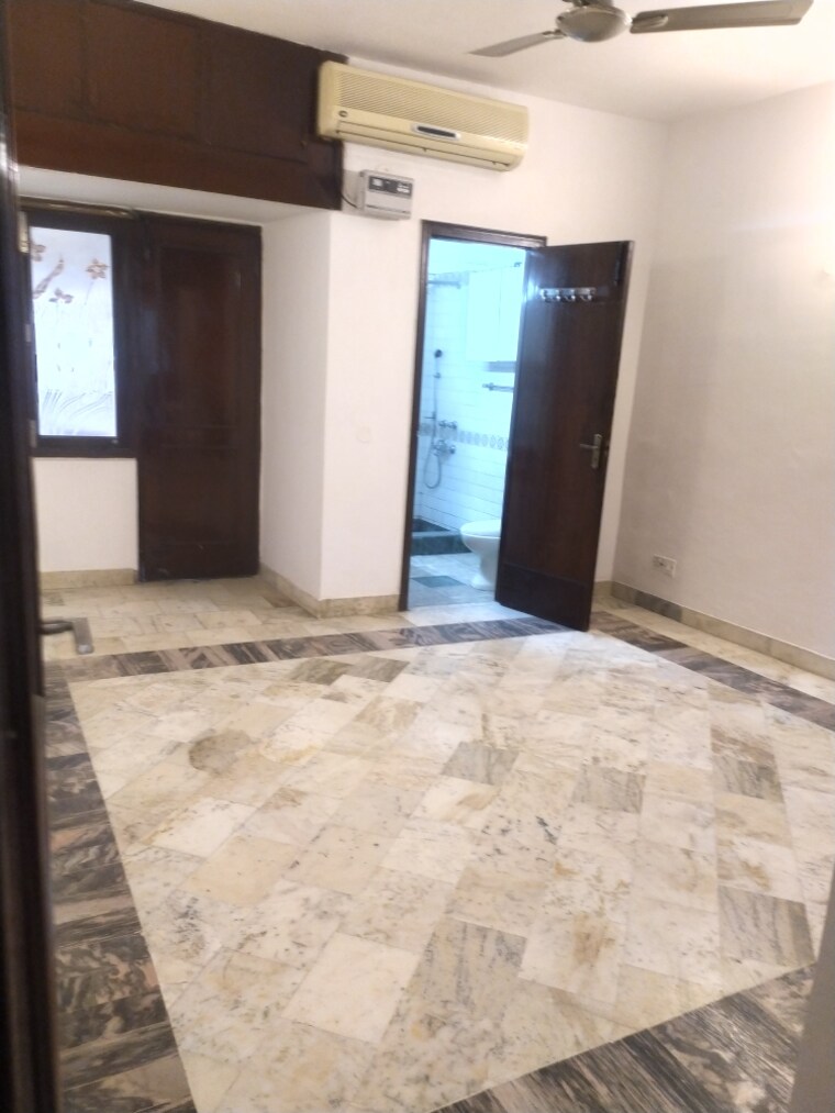 Master Bedroom, greater kailash ii 3 Bedroom 2400 Sq.Ft. Builder Floor In Greater Kailash ii Delhi 9551632