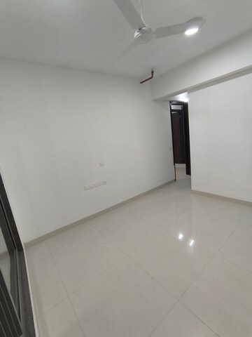 Room in 3 BHK Apartment at Sunteck City Avenue 4, Goregaon West – for Rent