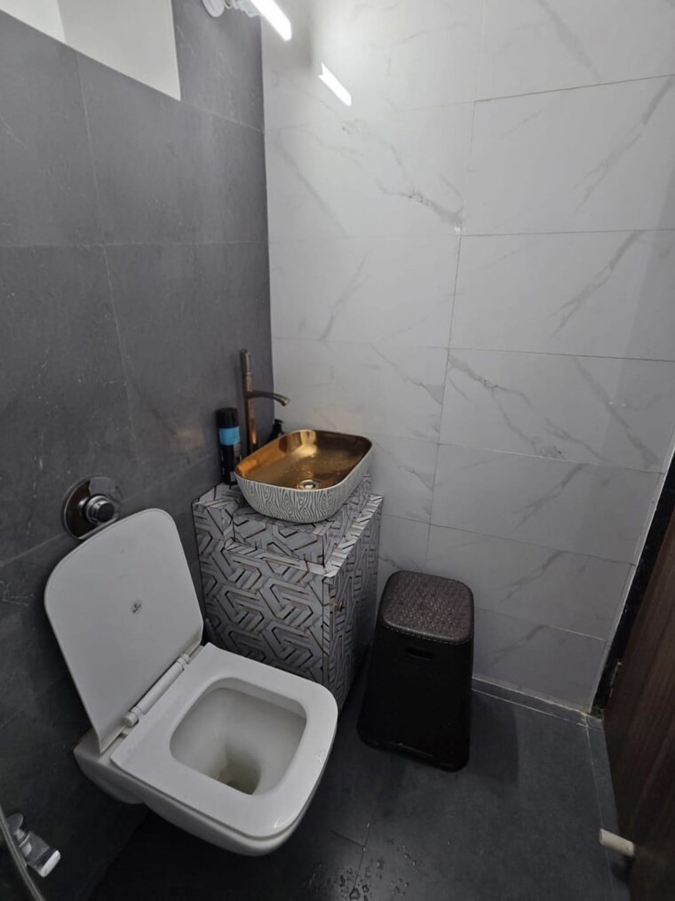 Bathroom, lotus-residency-goregaon-west 2 Bedroom 622 Sq.Ft. Apartment In Goregaon West Mumbai 9551641