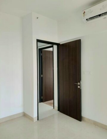 Room in 2 BHK Apartment at Sheth Montana, Mulund West – for Sale