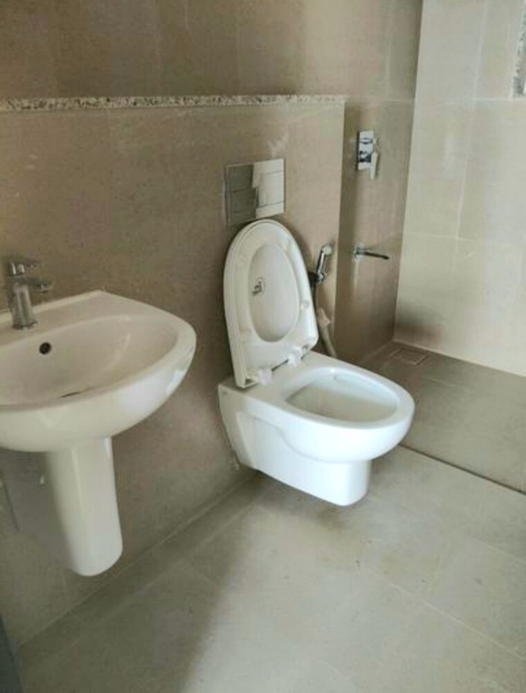 Bathroom, sheth-montana 2 Bedroom 710 Sq.Ft. Apartment In Mulund West Mumbai 9551677