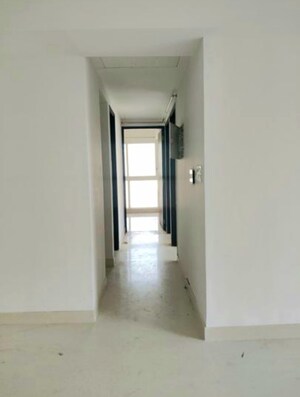 Room in 2 BHK Apartment at Sheth Montana, Mulund West – for Sale