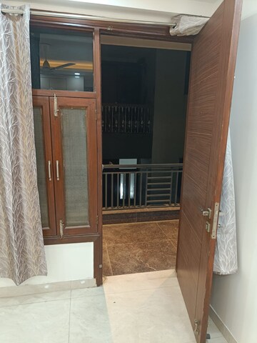 Room in 3 BHK Builder Floor at Mehrauli – for Rent