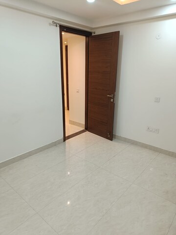 Room in 3 BHK Builder Floor at Mehrauli – for Rent