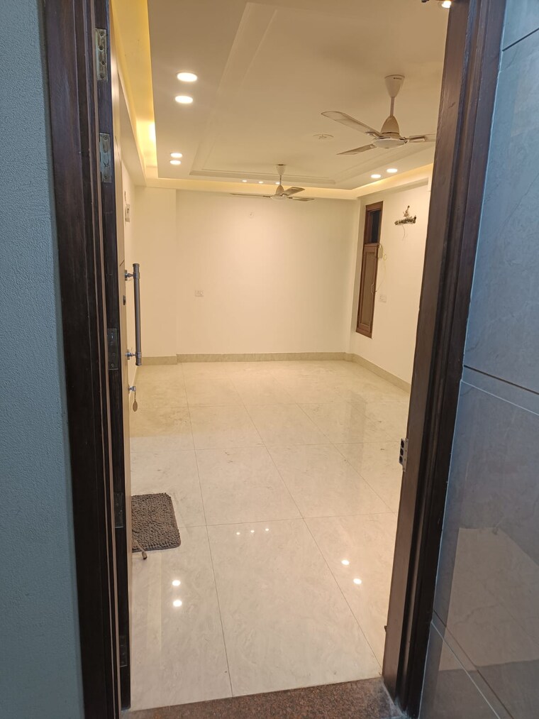 Room, mehrauli 3 Bedroom 1100 Sq.Ft. Builder Floor In Mehrauli Delhi 9551679