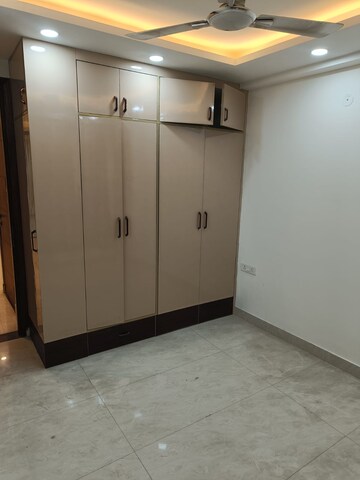 Room in 3 BHK Builder Floor at Mehrauli – for Rent