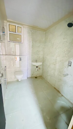Bathroom in 4 BHK Apartment at Mansarovar – for Rent