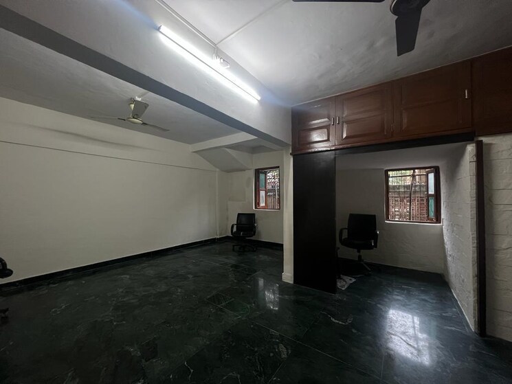  Parking, gandhi-nagar-chs Commercial Shop 2000 Sq.Ft. In Worli Mumbai 9551705
