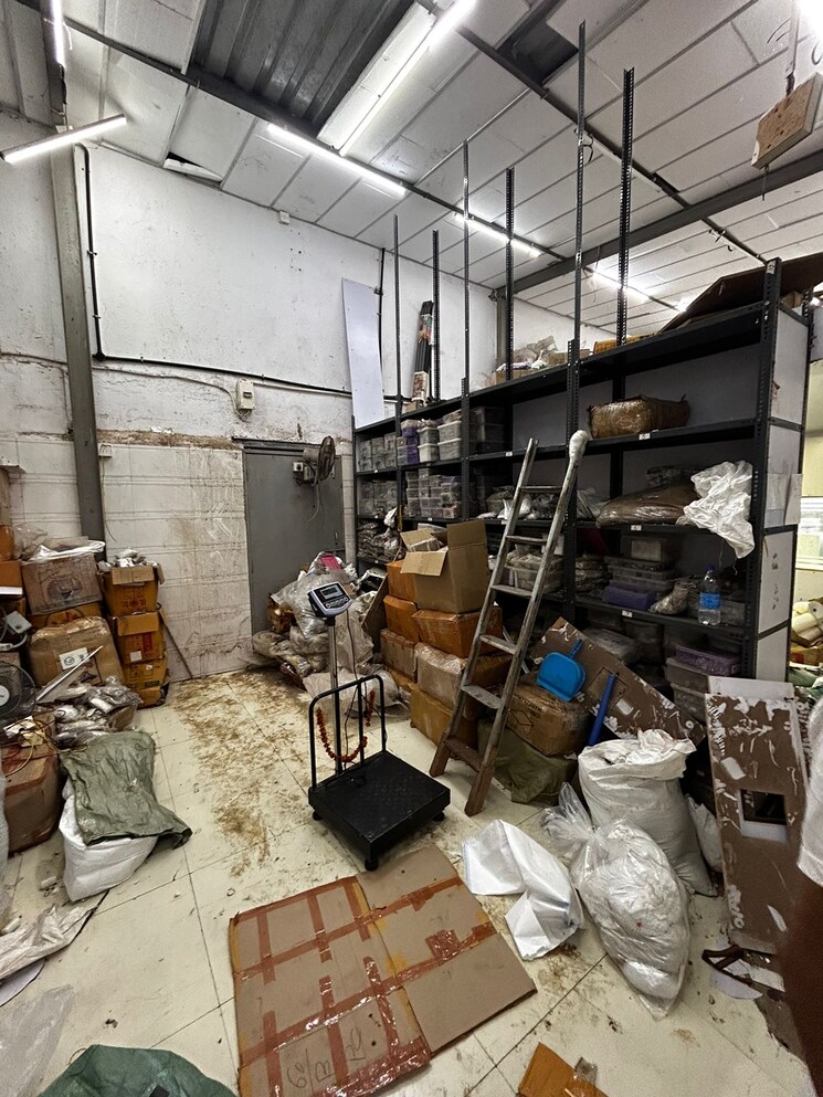 Gym, gandhi-nagar-chs Commercial Shop 2000 Sq.Ft. In Worli Mumbai 9551705