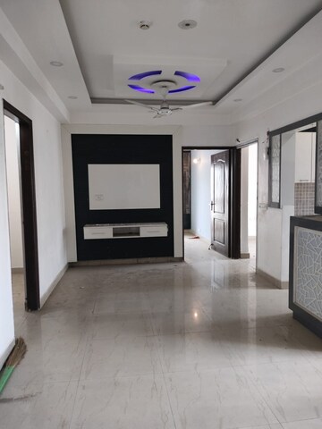 Room in 2 BHK Apartment at Futec Gateway, Sector 75 – for Rent