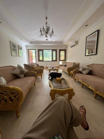 Living Room in 1 BHK Builder Floor at South Extension – for Rent