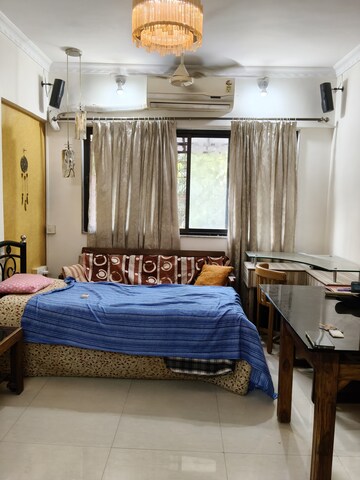 Bedroom in 1.5 BHK Apartment at Golden Orchid, Santacruz East – for Rent