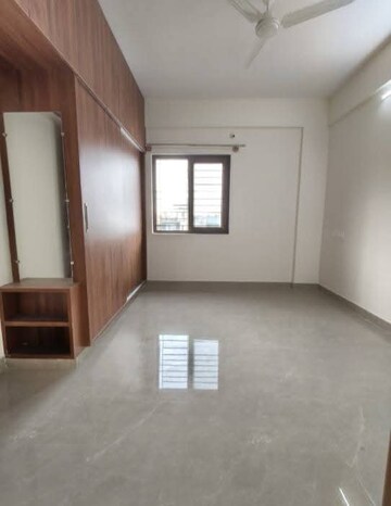 Room in 2 BHK Builder Floor at Dwaraka Apartments Indiranagar, Indiranagar – for Rent