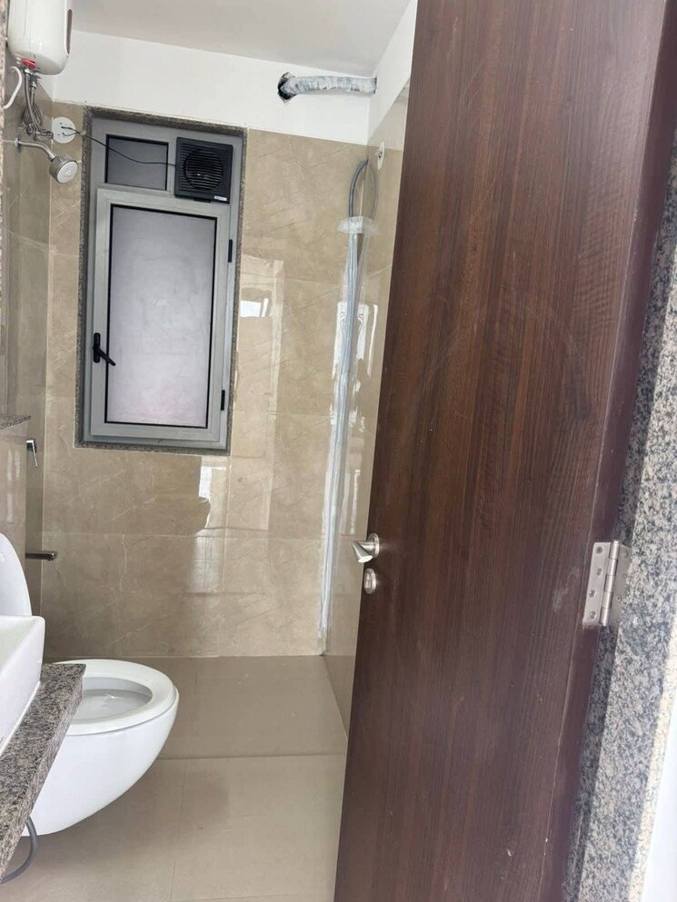 Bathroom, goregaon west Pg For Boys & Girls In Goregaon West 9551798