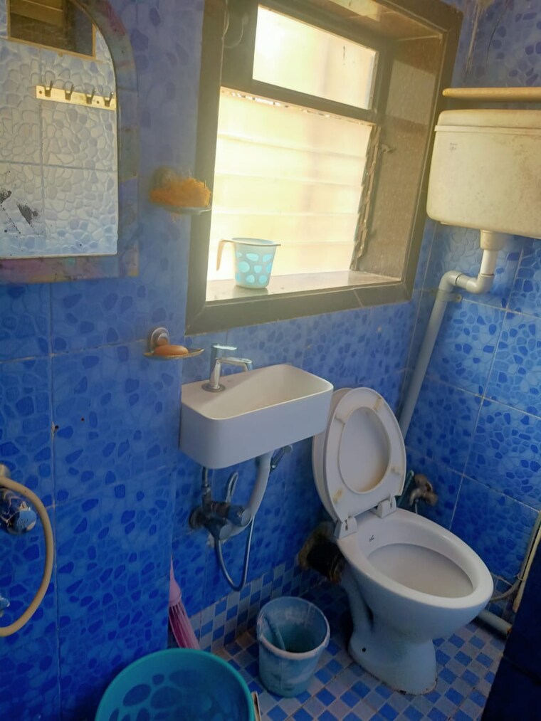 Bathroom, adarsh-nagar-chs-worli 1 Bedroom 360 Sq.Ft. Apartment In Worli Mumbai 9551800