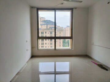 Room in 2.5 BHK Apartment at Hiranandani Estate Flamingo, Ghodbunder Road – for Rent