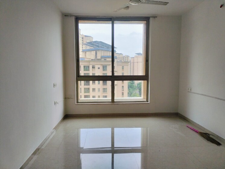 Room, hiranandani-estate-flamingo 2.5 Bedroom 850 Sq.Ft. Apartment In Ghodbunder Road Thane 9551799