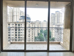 Room in 2.5 BHK Apartment at Hiranandani Estate Flamingo, Ghodbunder Road – for Rent