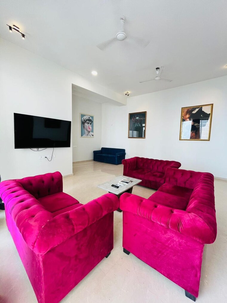 Room, malad east Pg For Boys & Girls In Malad East 9551802