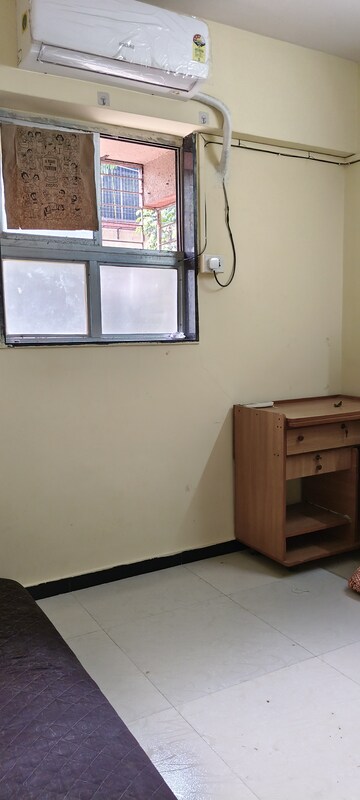 Room in 1 RK Apartment at Mahim Landmark, Mahim – for Rent