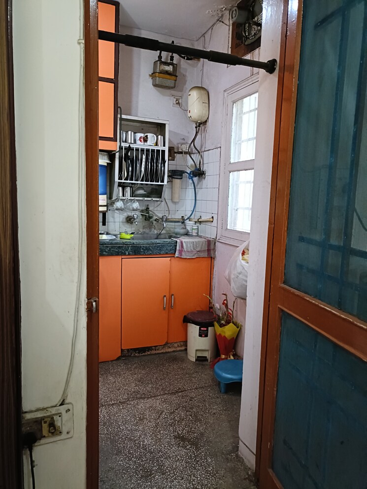 Kitchen, vasundhara enclave 3 Bedroom 1800 Sq.Ft. Apartment In Vasundhara Enclave Delhi 9551814