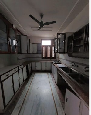 3 BHK Builder Floor For Rent in South Extension I