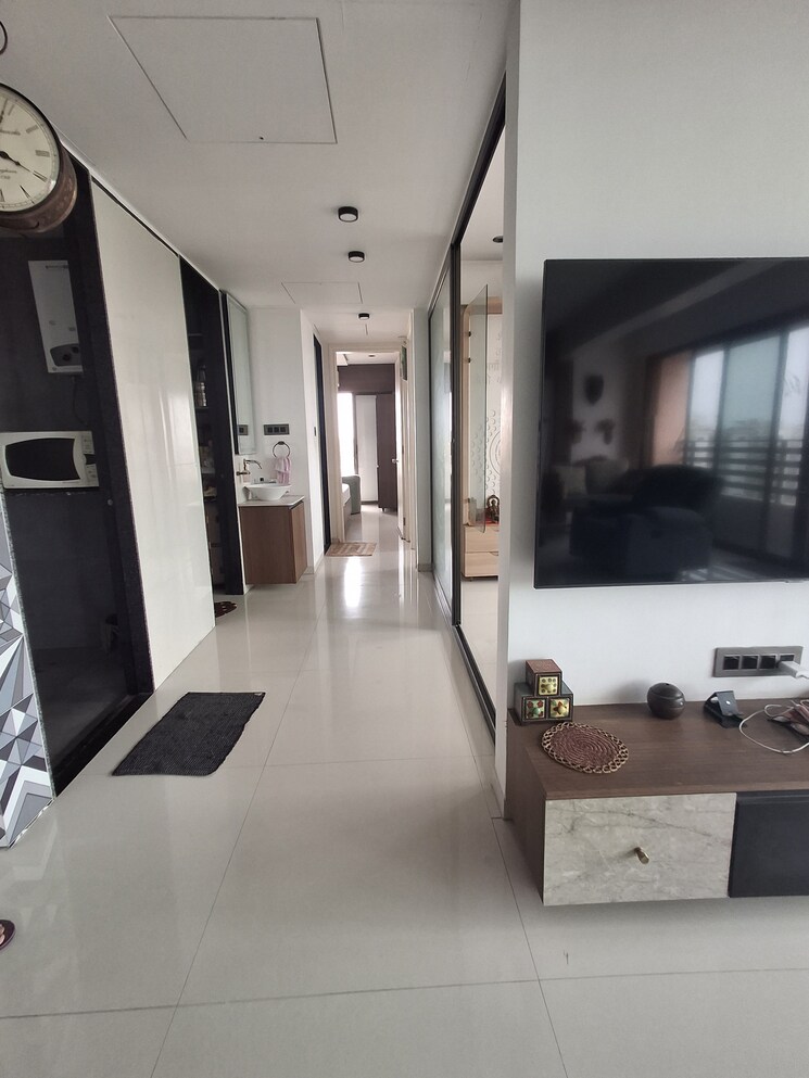Other, adajan 3 Bedroom 1800 Sq.Ft. Apartment In Adajan Surat 9551846