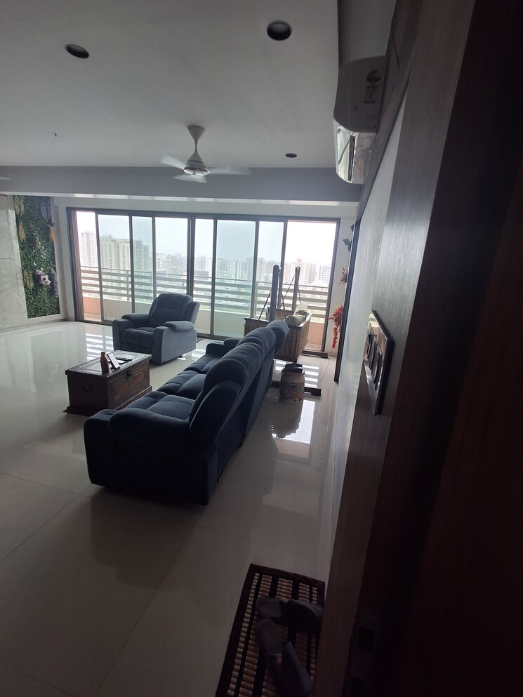 Living Room, adajan 3 Bedroom 1800 Sq.Ft. Apartment In Adajan Surat 9551846