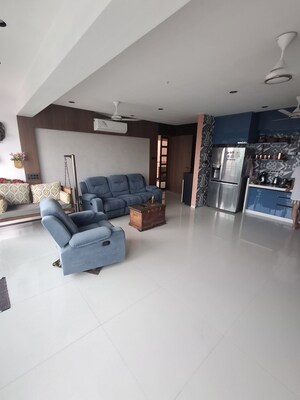 Lift in 3 BHK Apartment at Adajan – for Sale