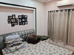 Bedroom in 2 BHK Apartment at Topsia – for Rent