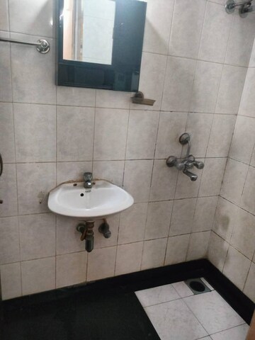 Master Bedroom in 2 BHK Apartment at Vrindavan ABC CHS, Malad East – for Rent