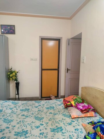 Room in 2 BHK Apartment at Vrindavan ABC CHS, Malad East – for Rent