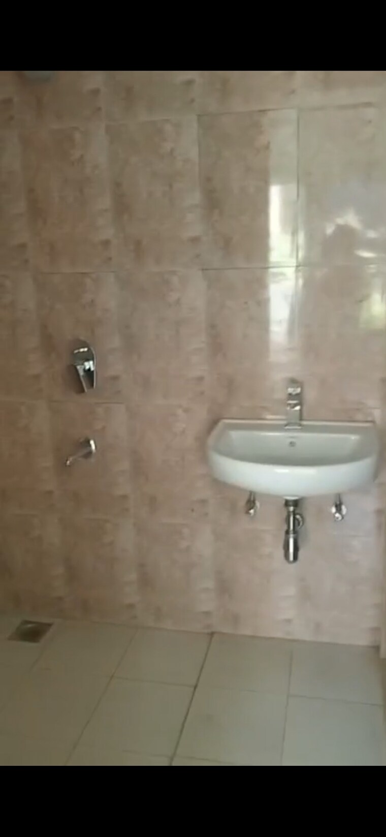 Bathroom, shapoorji-pallonji-joyville-gurgaon 3 Bedroom 1852 Sq.Ft. Apartment In Sector 102 Gurgaon 9551866