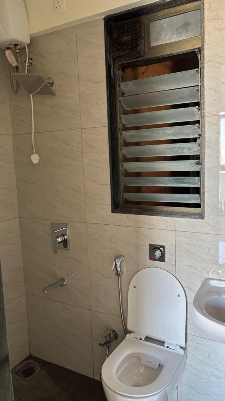 Bathroom, chandak-34-park-estate 1 Bedroom 391 Sq.Ft. Apartment In Goregaon West Mumbai 9551867